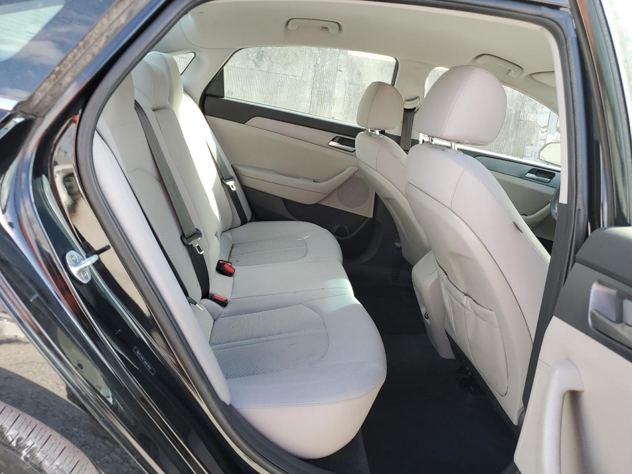 2018 Hyundai Sonata - Image 11