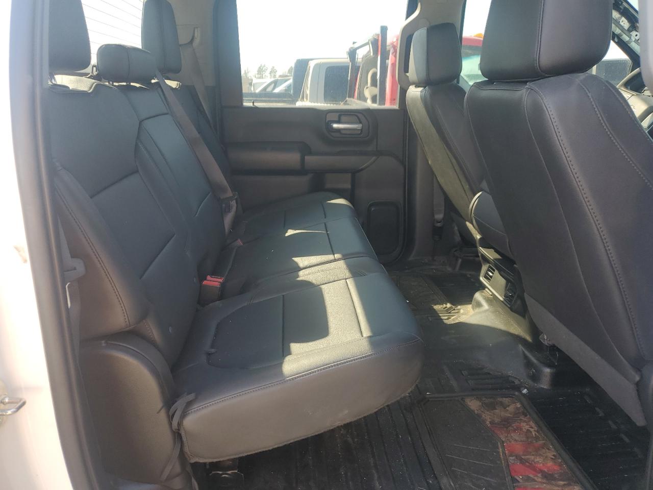 2022 Chevrolet Silverado - Image 11