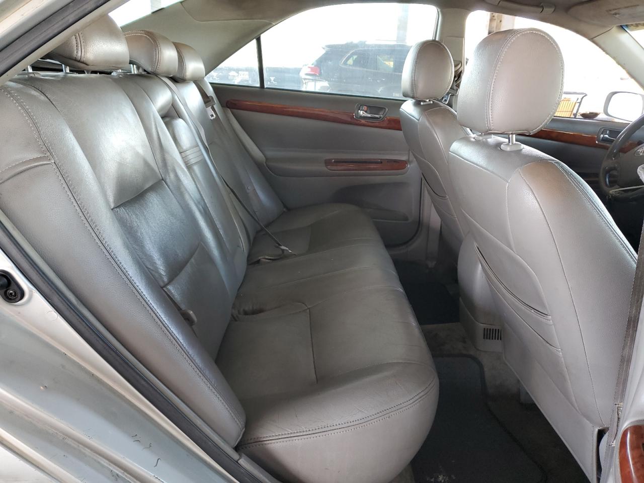 2005 Toyota Camry - Image 10