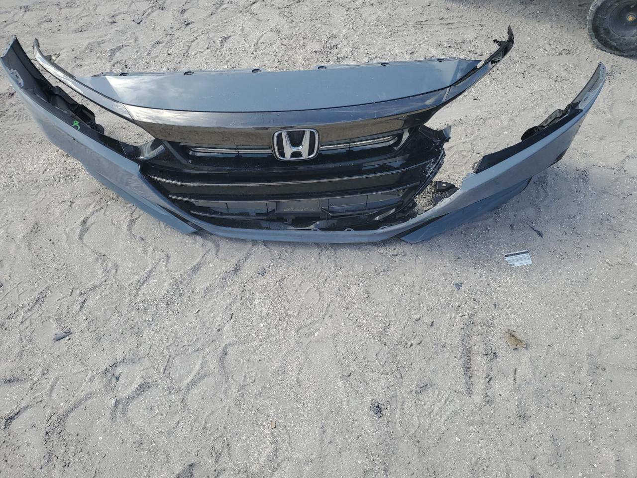 2022 Honda Accord - Image 12