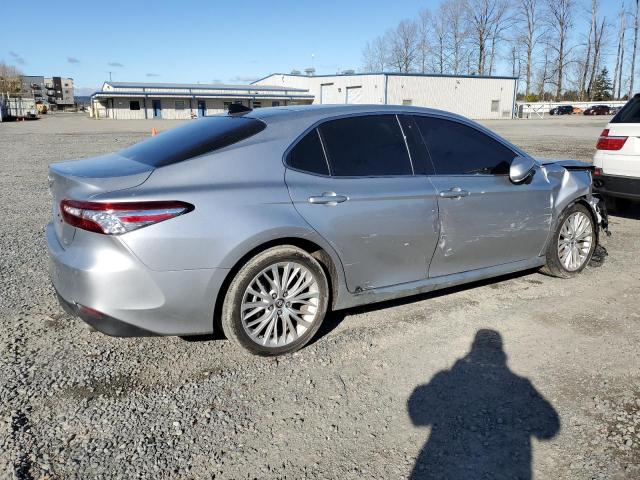  TOYOTA CAMRY 2018 Серебристый