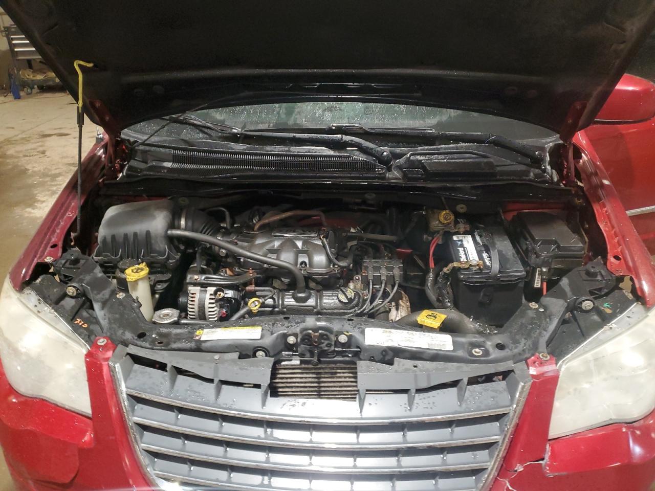 2010 Chrysler Town & Country - Image 12