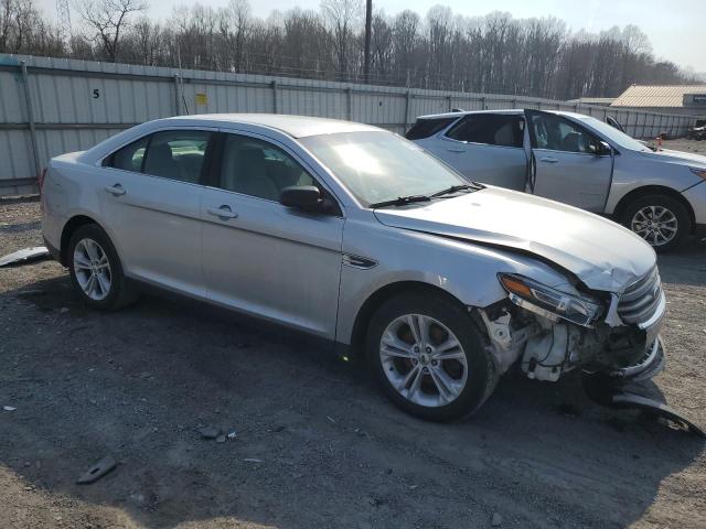 FORD TAURUS 2018 Silver