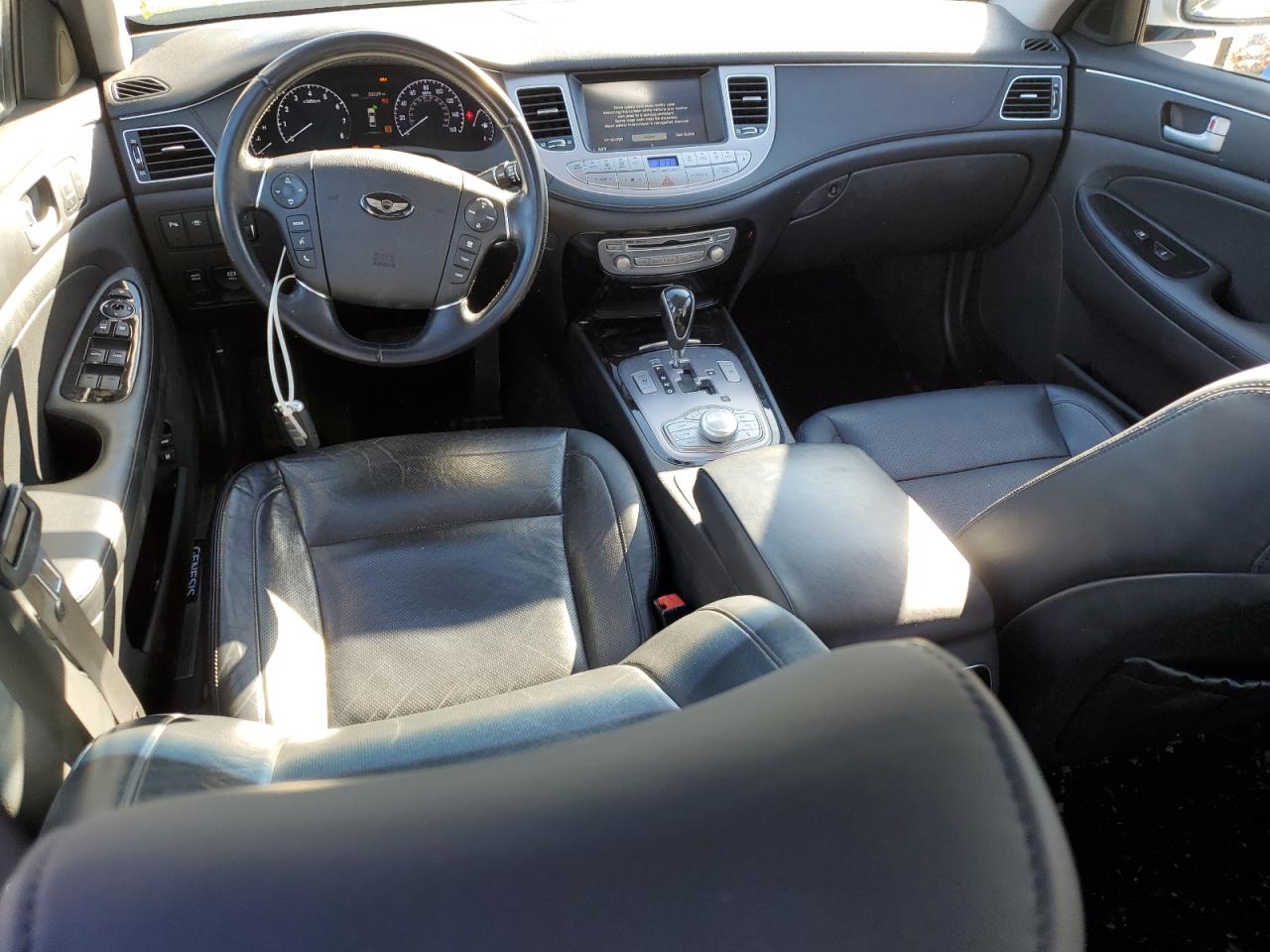 2013 Hyundai Genesis - Image 8