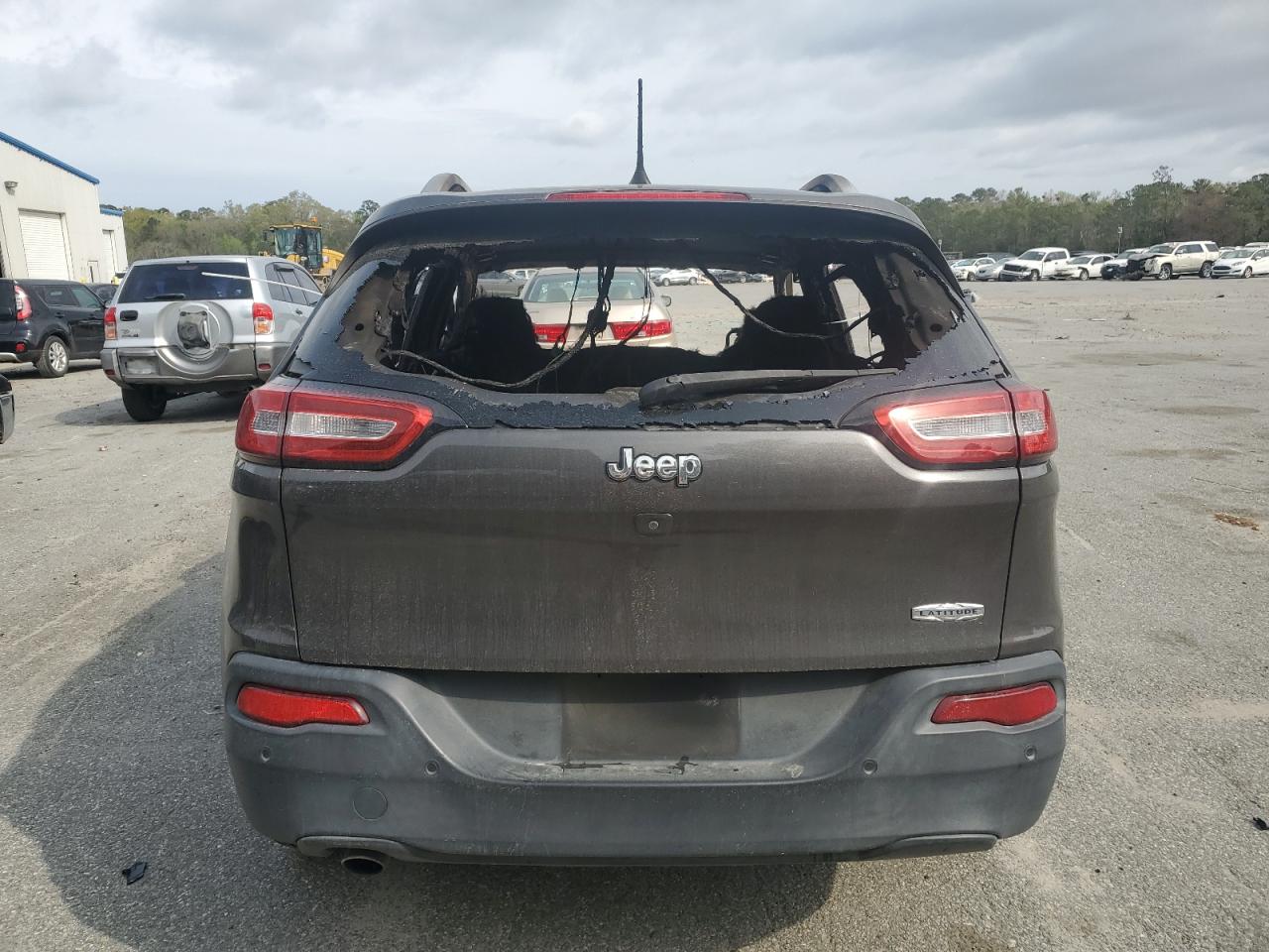 1c4pjlcb5hw507639 1C4PJLCB5HW507639 2017 Jeep Cherokee Latitude