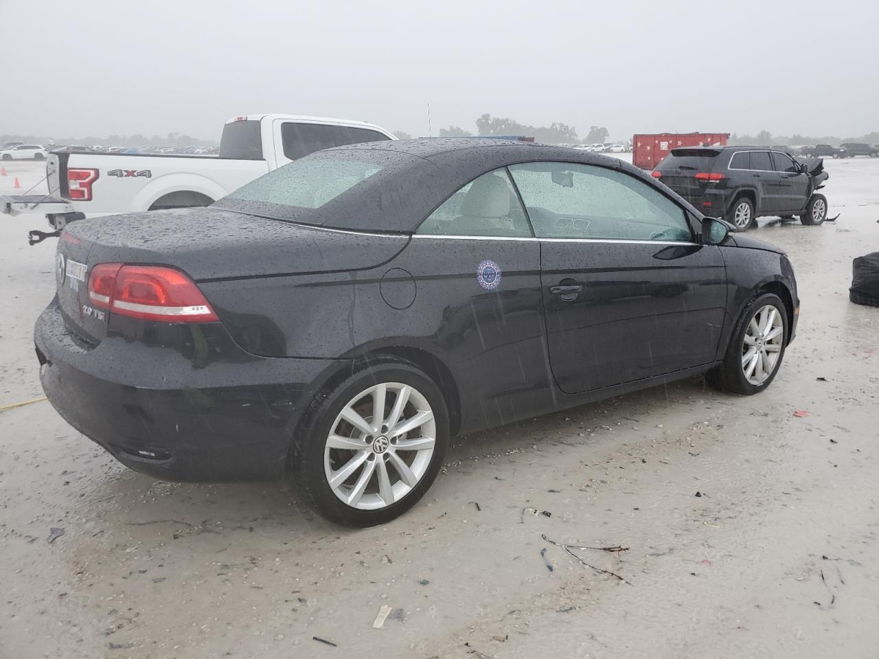 2016 Volkswagen Eos - Image 3