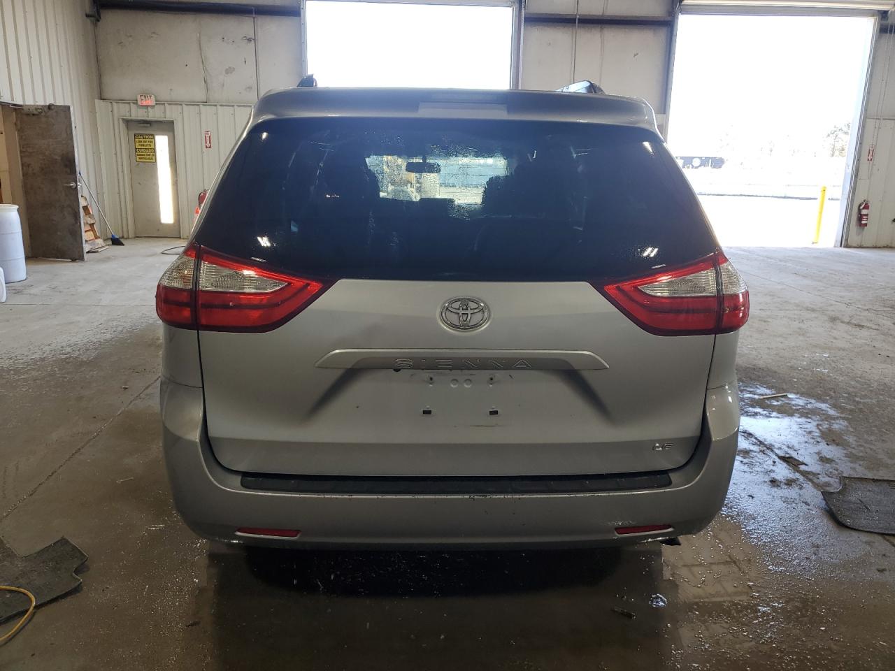 2015 Toyota Sienna - Image 6