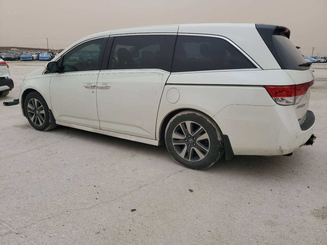 2015 Honda Odyssey - Image 2