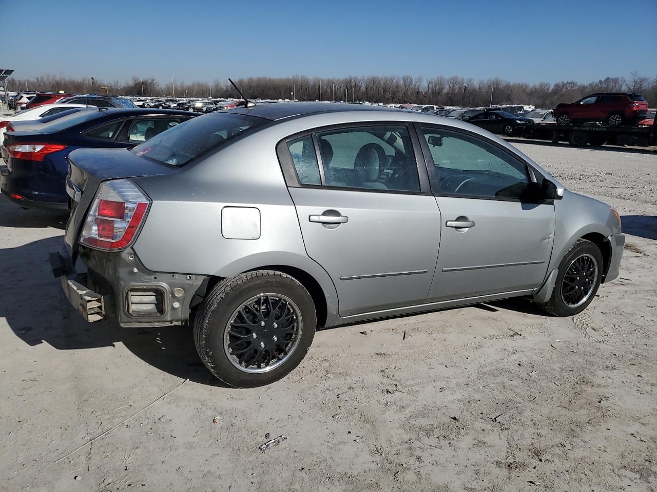 2010 Nissan Sentra - Image 3