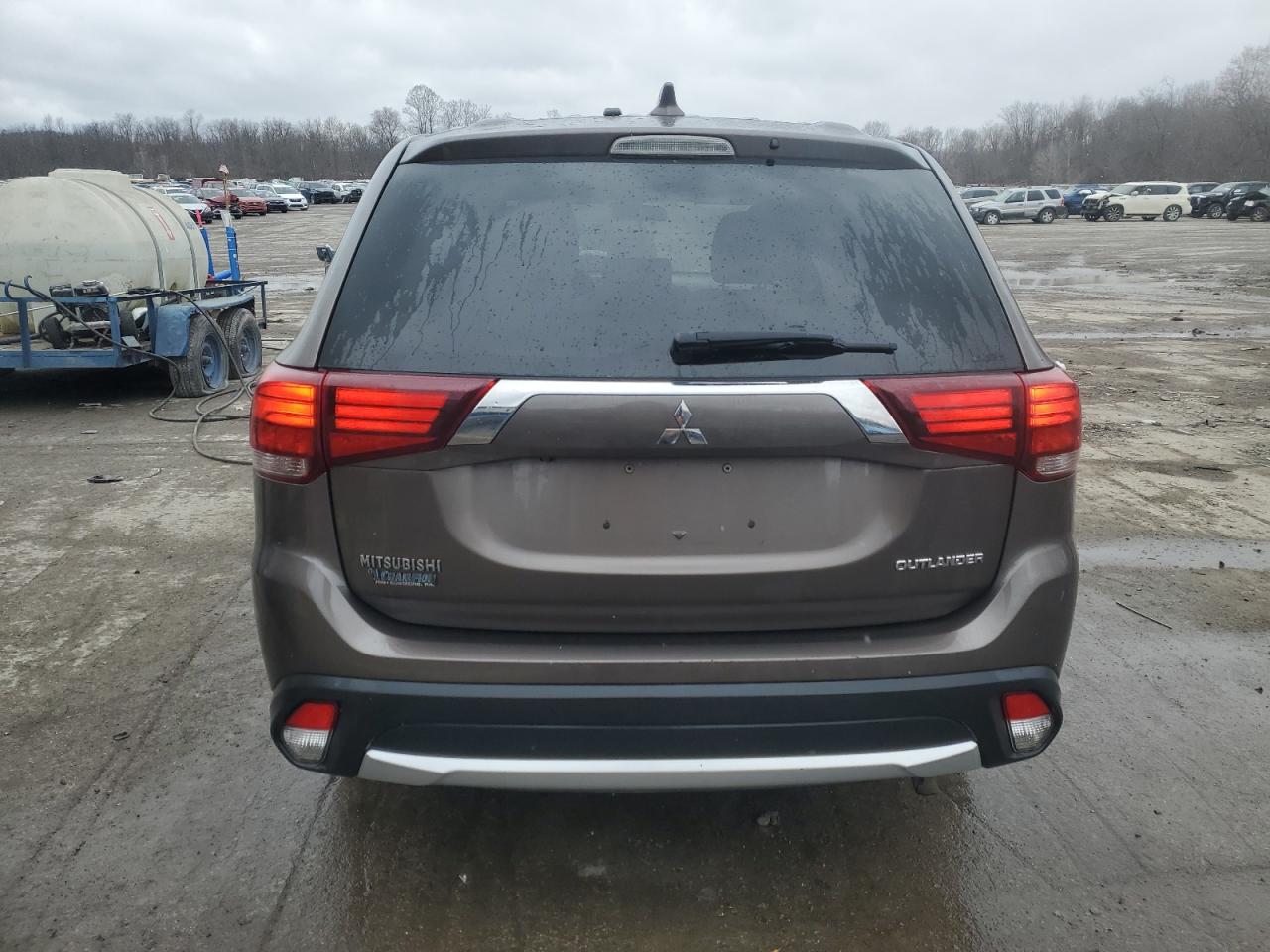 2017 Mitsubishi Outlander - Image 6
