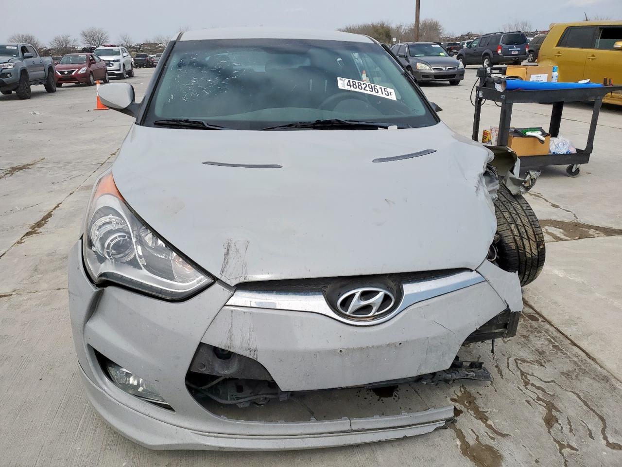 2013 Hyundai Veloster - Image 5