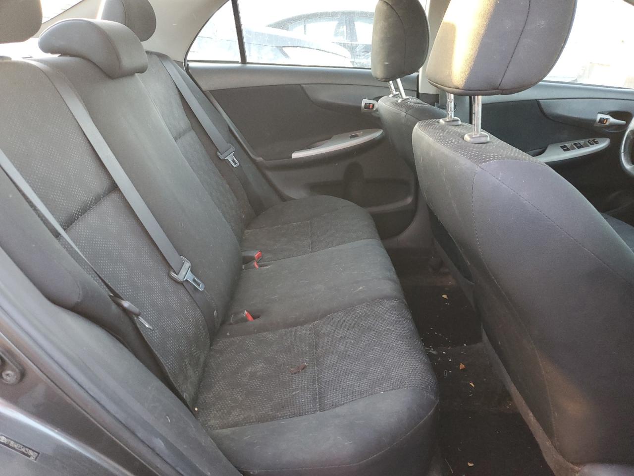 2010 Toyota Corolla - Image 11