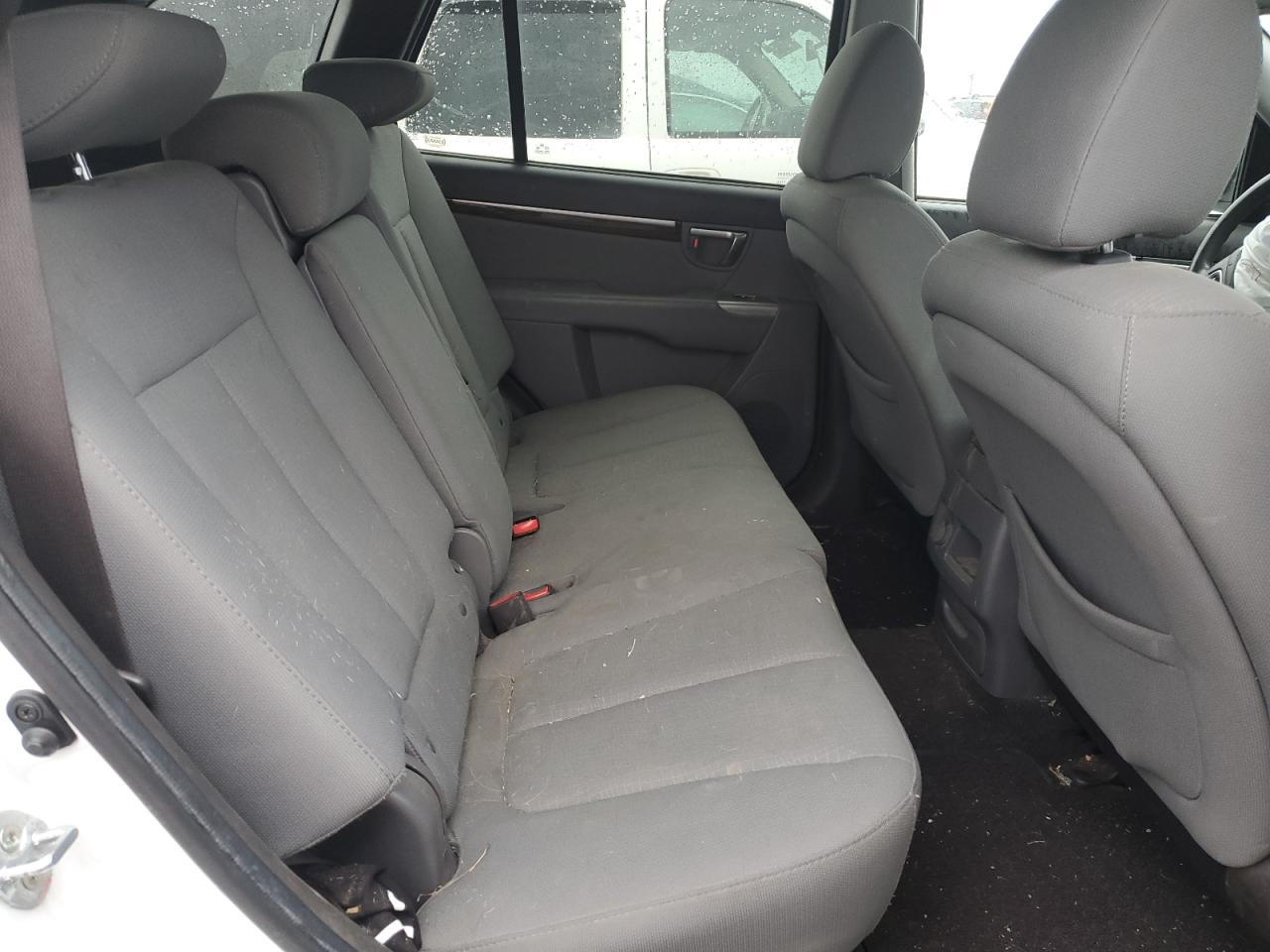 2012 Hyundai Santa Fe - Image 11
