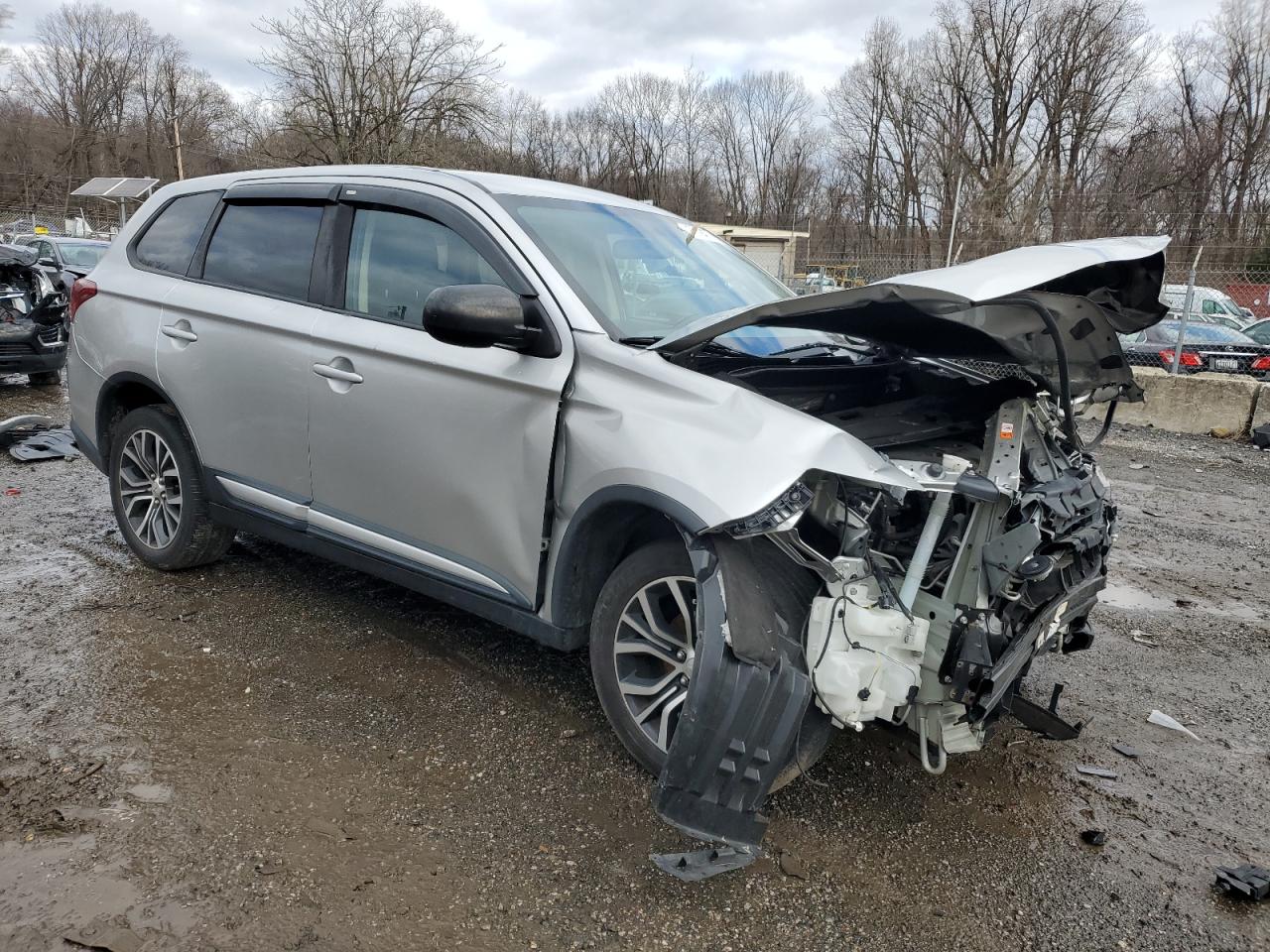 2018 Mitsubishi Outlander - Image 4