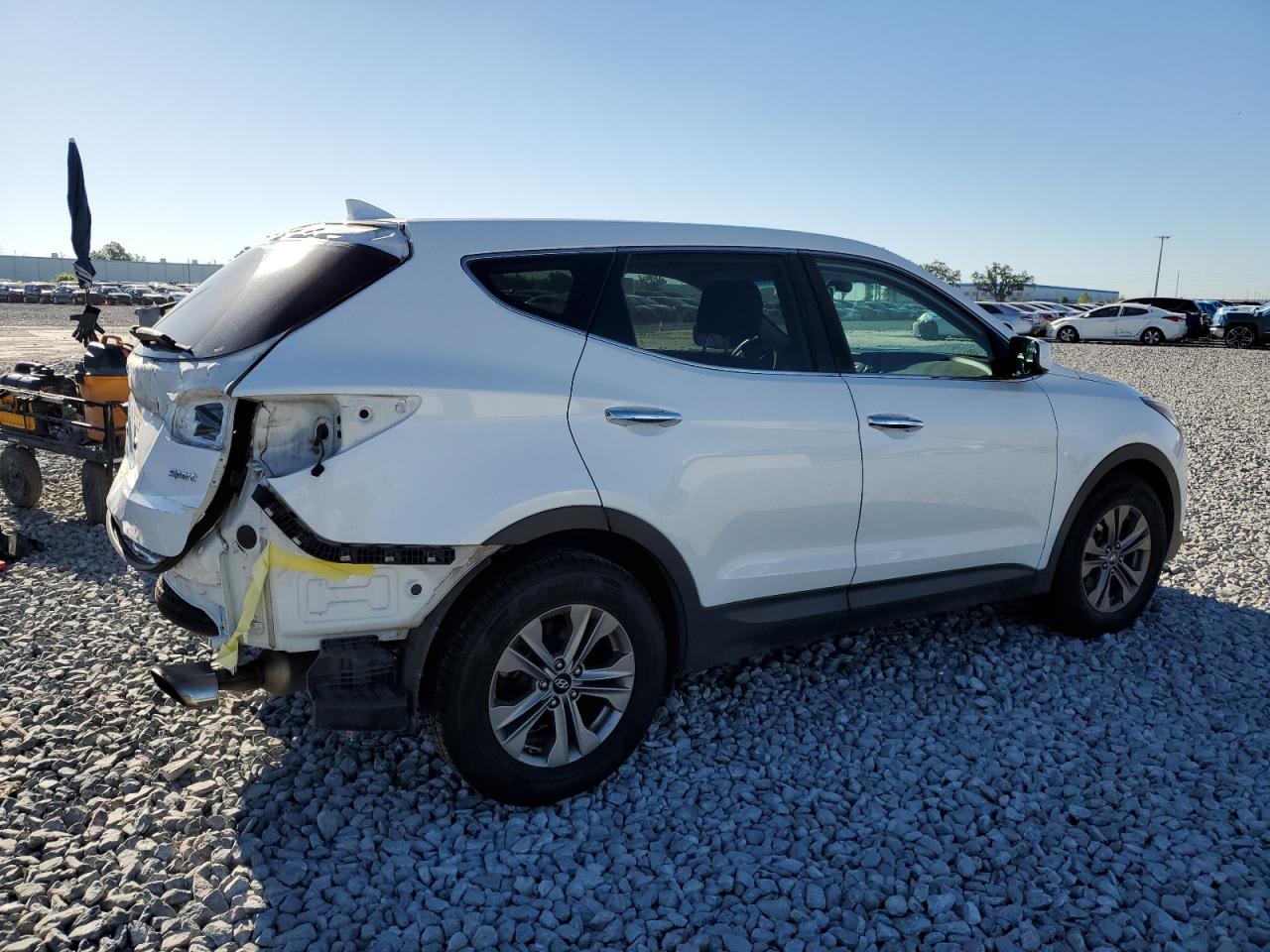 2016 Hyundai Santa Fe - Image 3