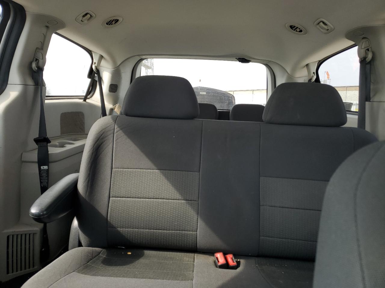 2008 Dodge Caravan - Image 10