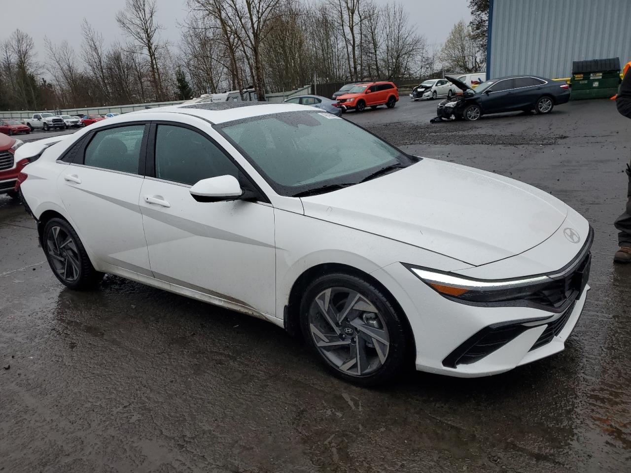 2024 Hyundai Elantra - Image 4