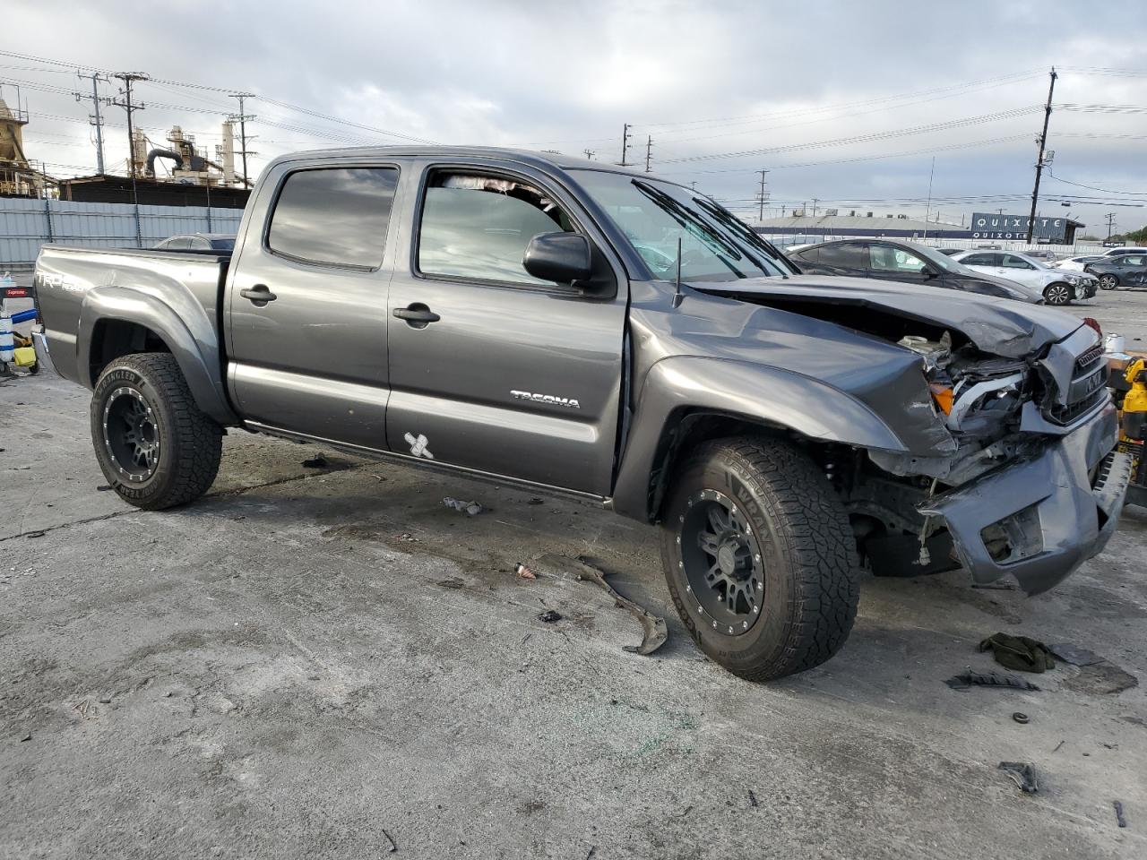 2015 Toyota Tacoma - Image 4