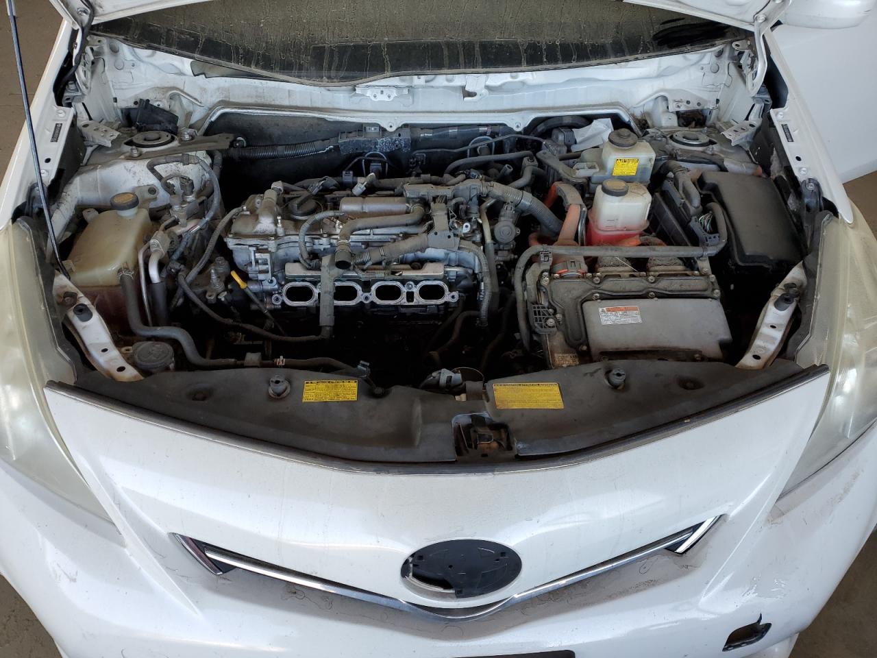 2012 Toyota Prius - Image 11