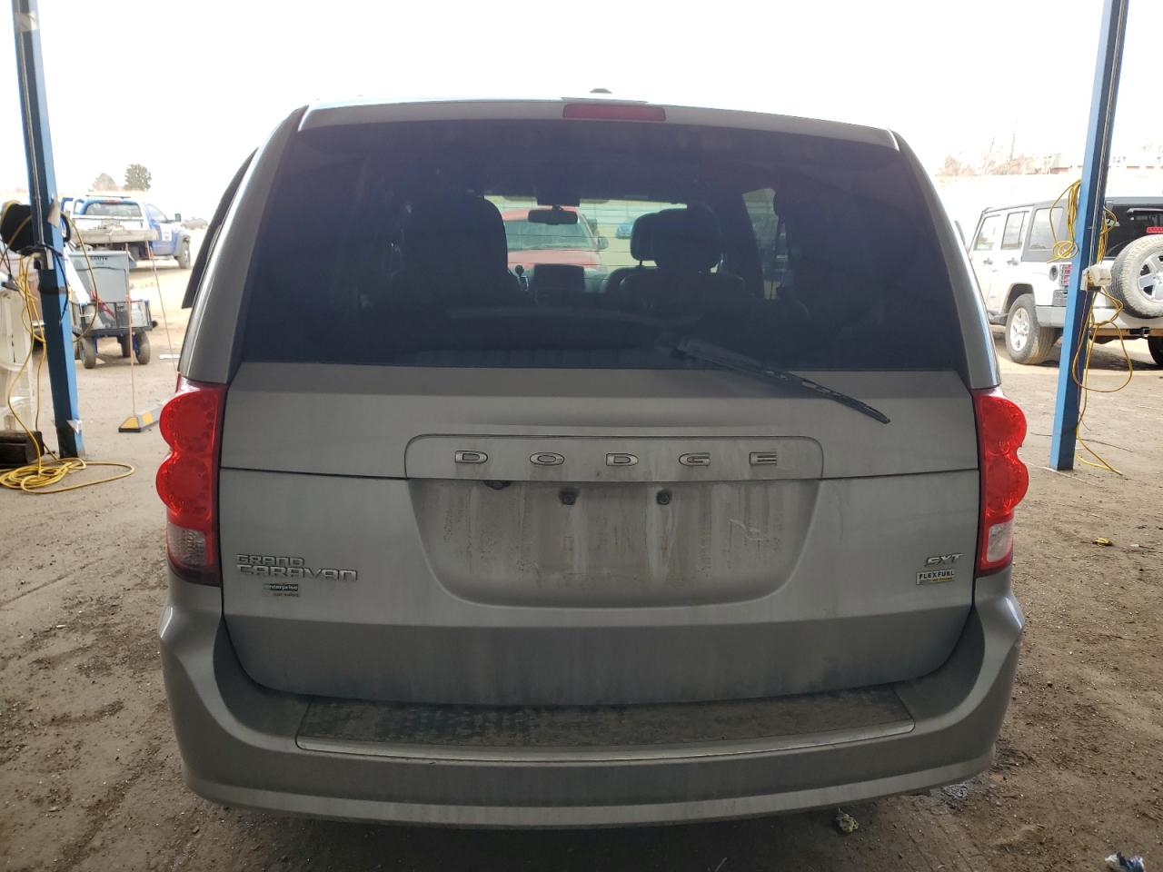 2018 Dodge Caravan - Image 6