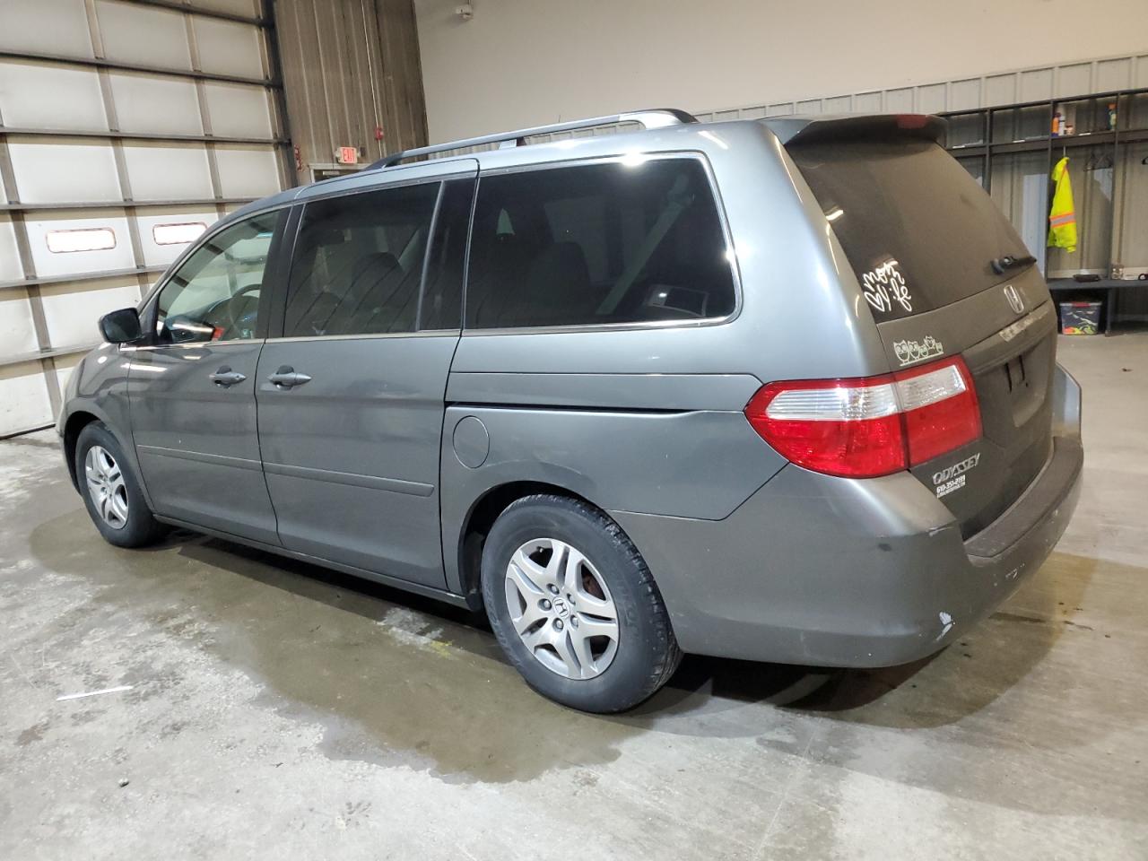 2007 Honda Odyssey - Image 2