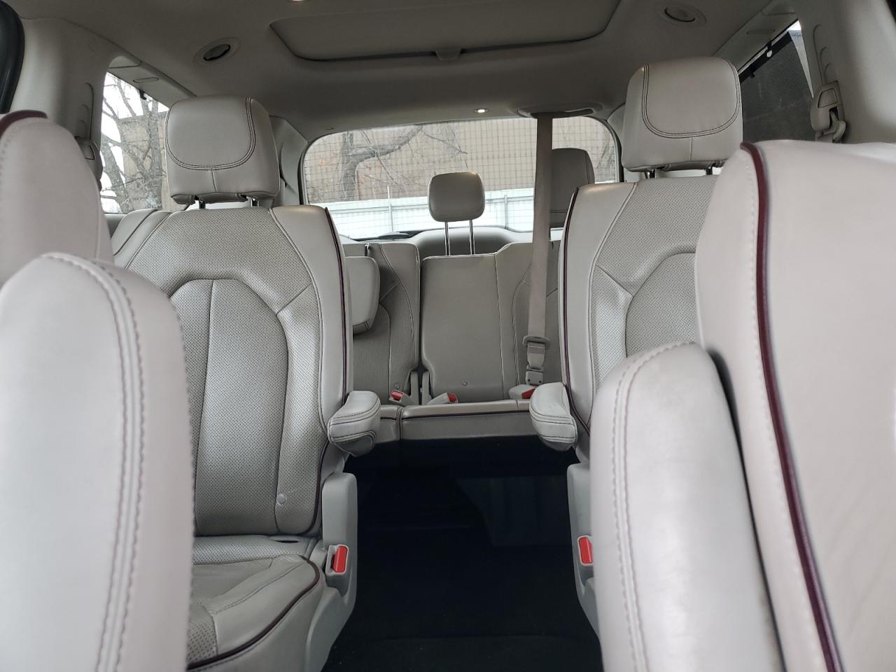 2020 Chrysler Pacifica - Image 10