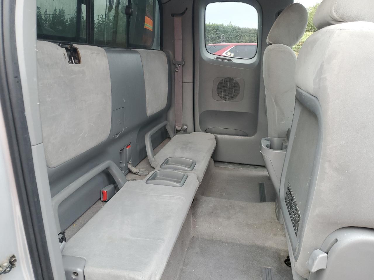 2005 Toyota Tacoma - Image 10