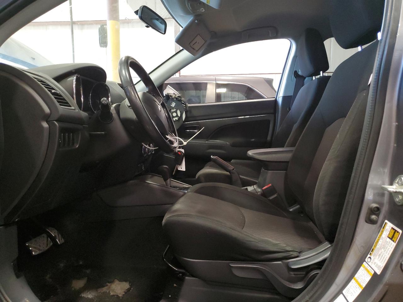 2018 Mitsubishi Outlander - Image 7