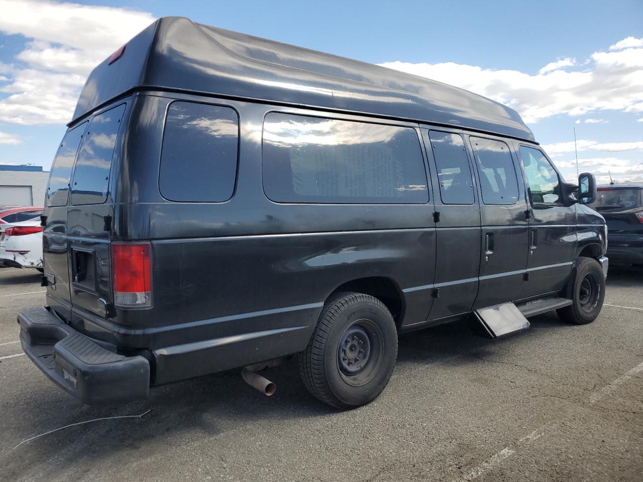 2014 Ford Econoline - Image 3