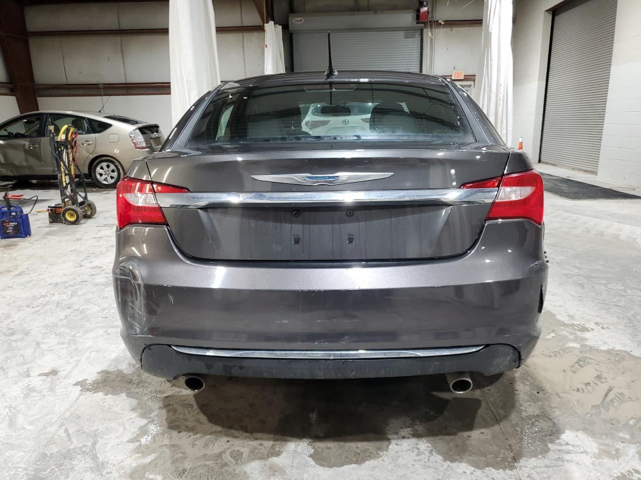 2014 Chrysler 200 - Image 6
