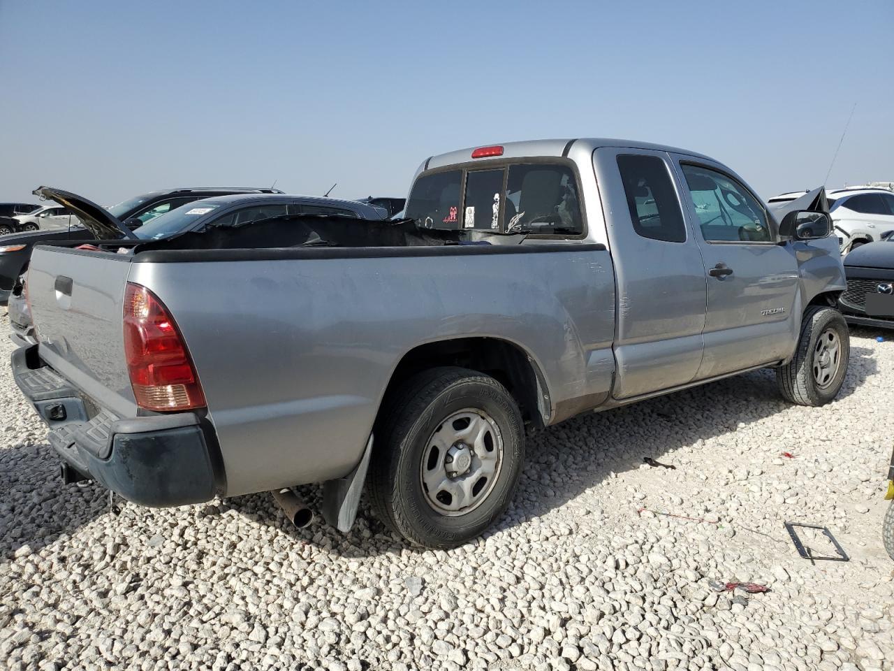2015 Toyota Tacoma - Image 3