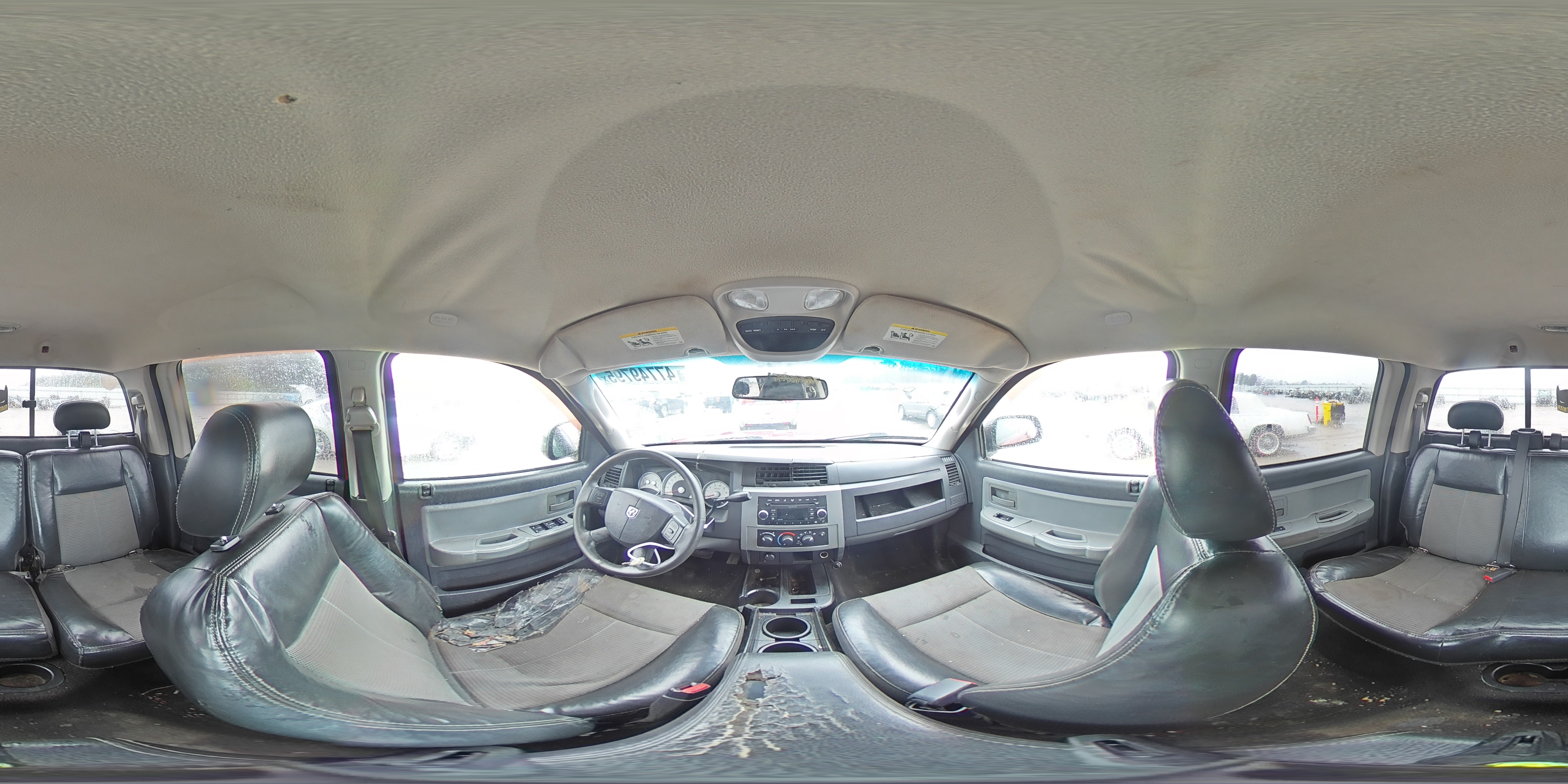 2010 Dodge Dakota - Image 13