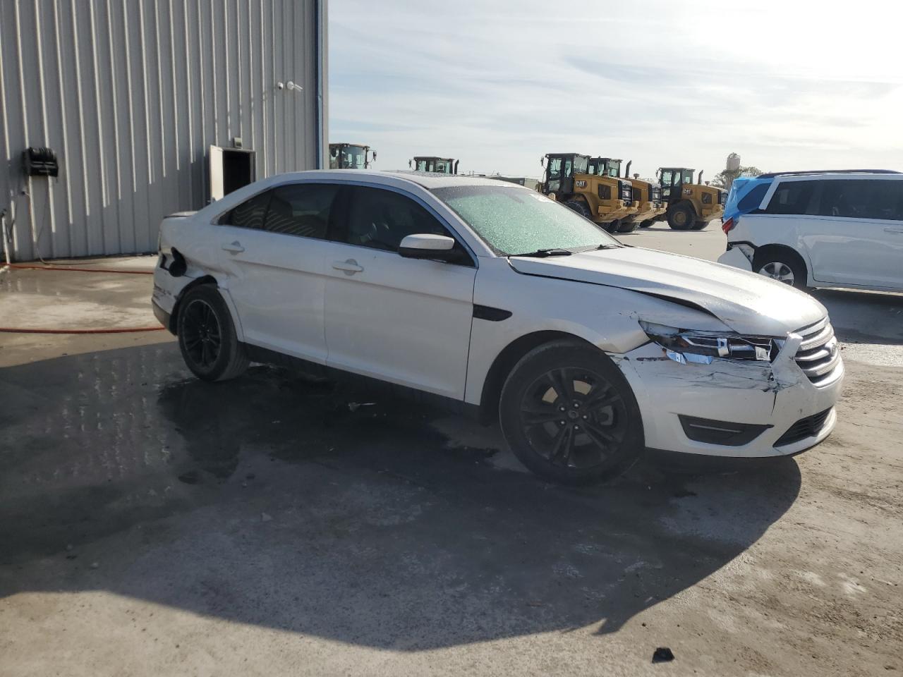 2017 Ford Taurus - Image 4