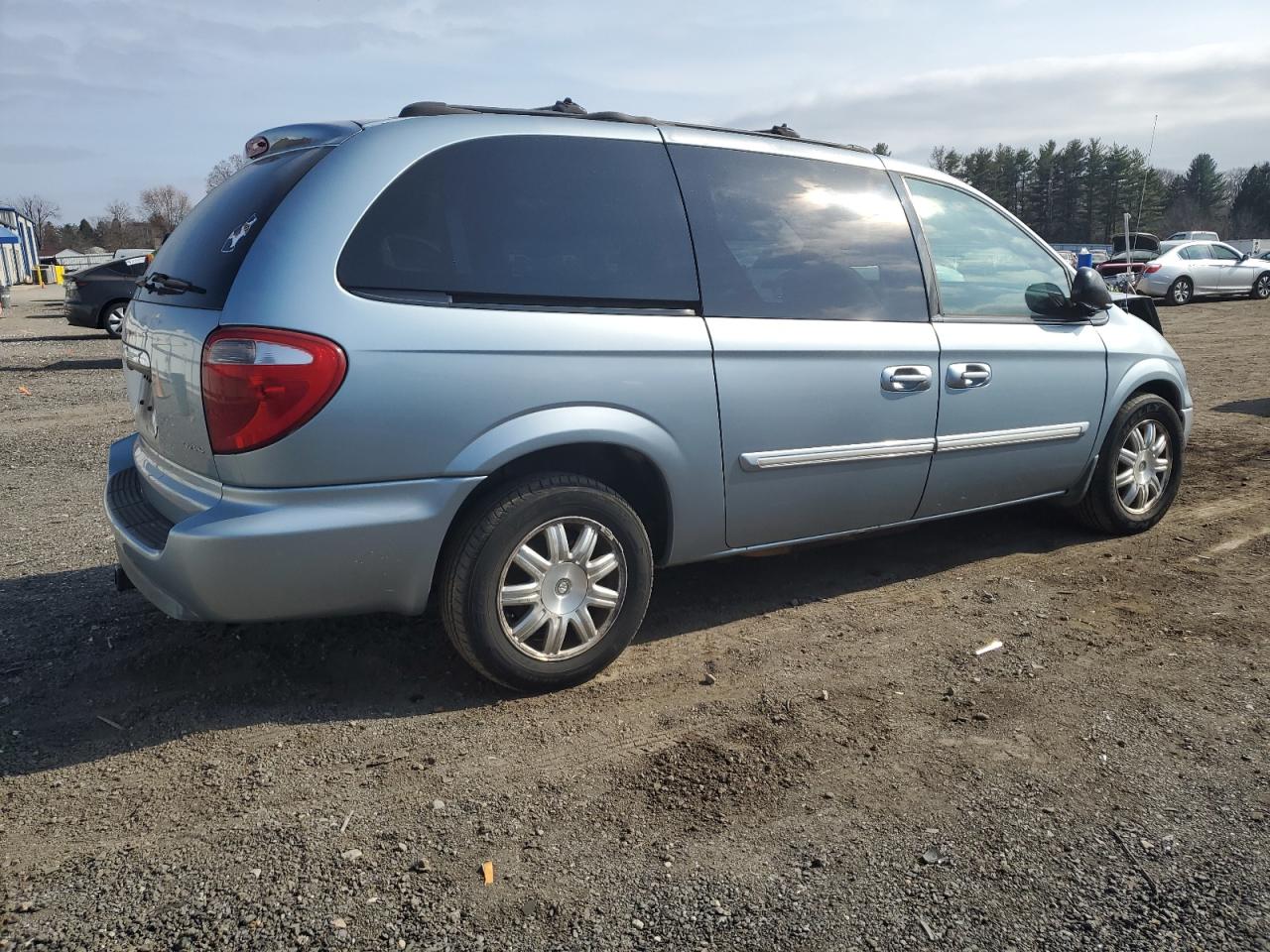 2005 Chrysler Town & Country - Image 3