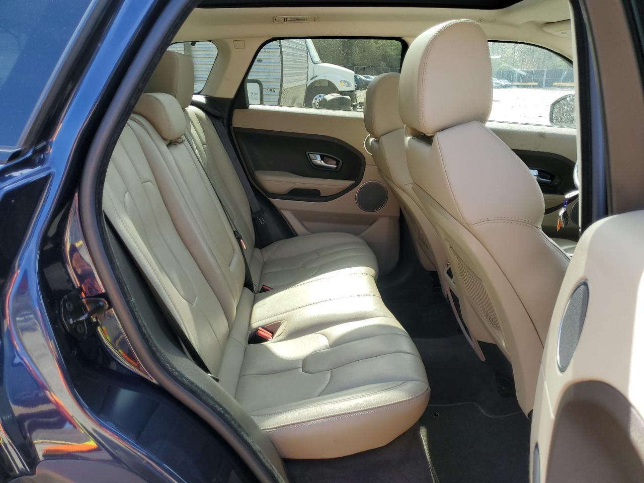 2015 Land Rover Range Rover - Image 11