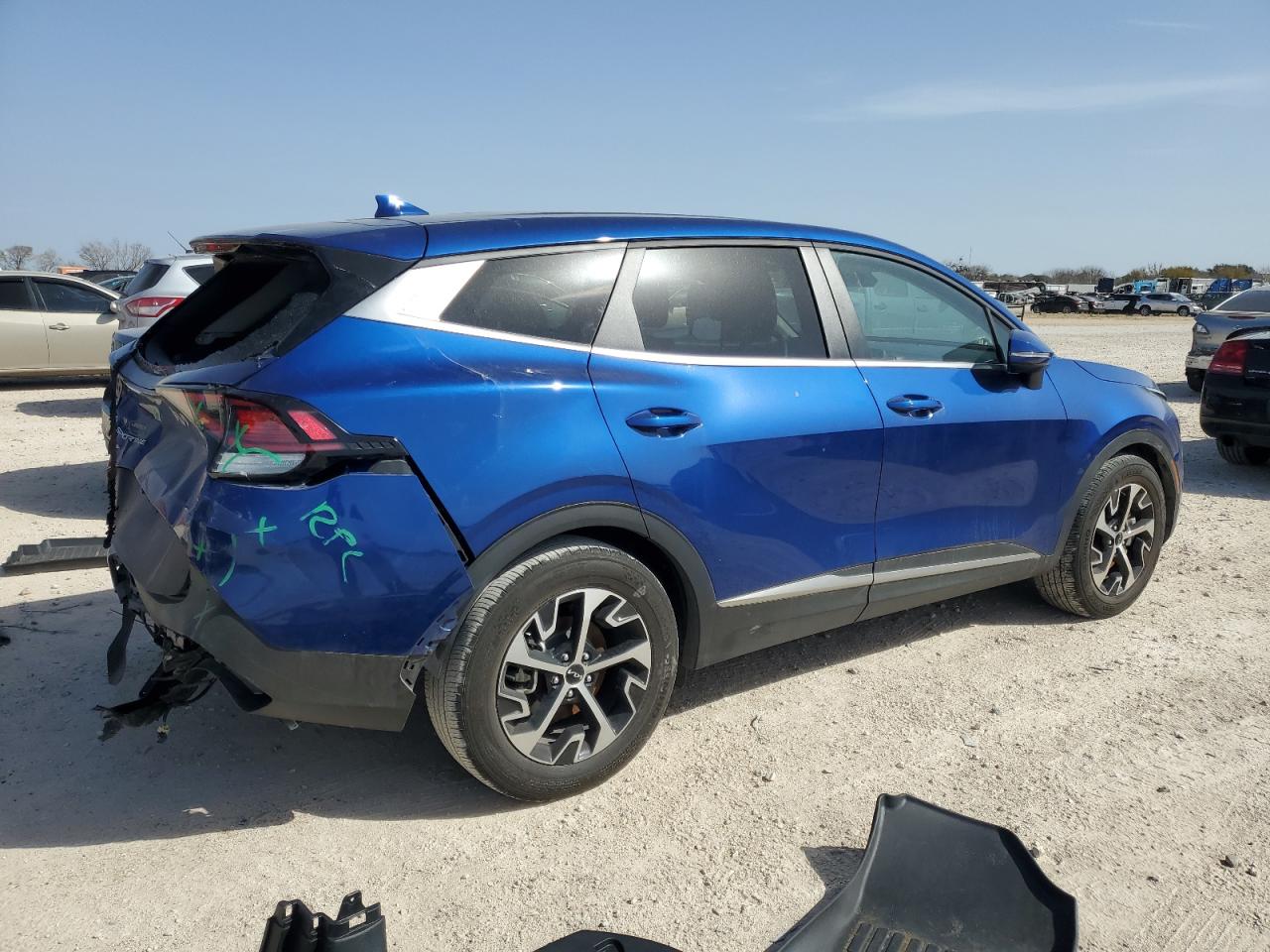 2023 Kia Sportage - Image 3