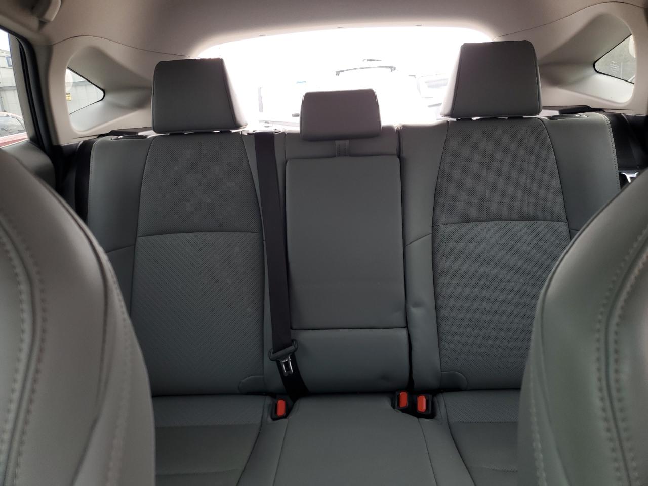 2021 Toyota Venza - Image 10