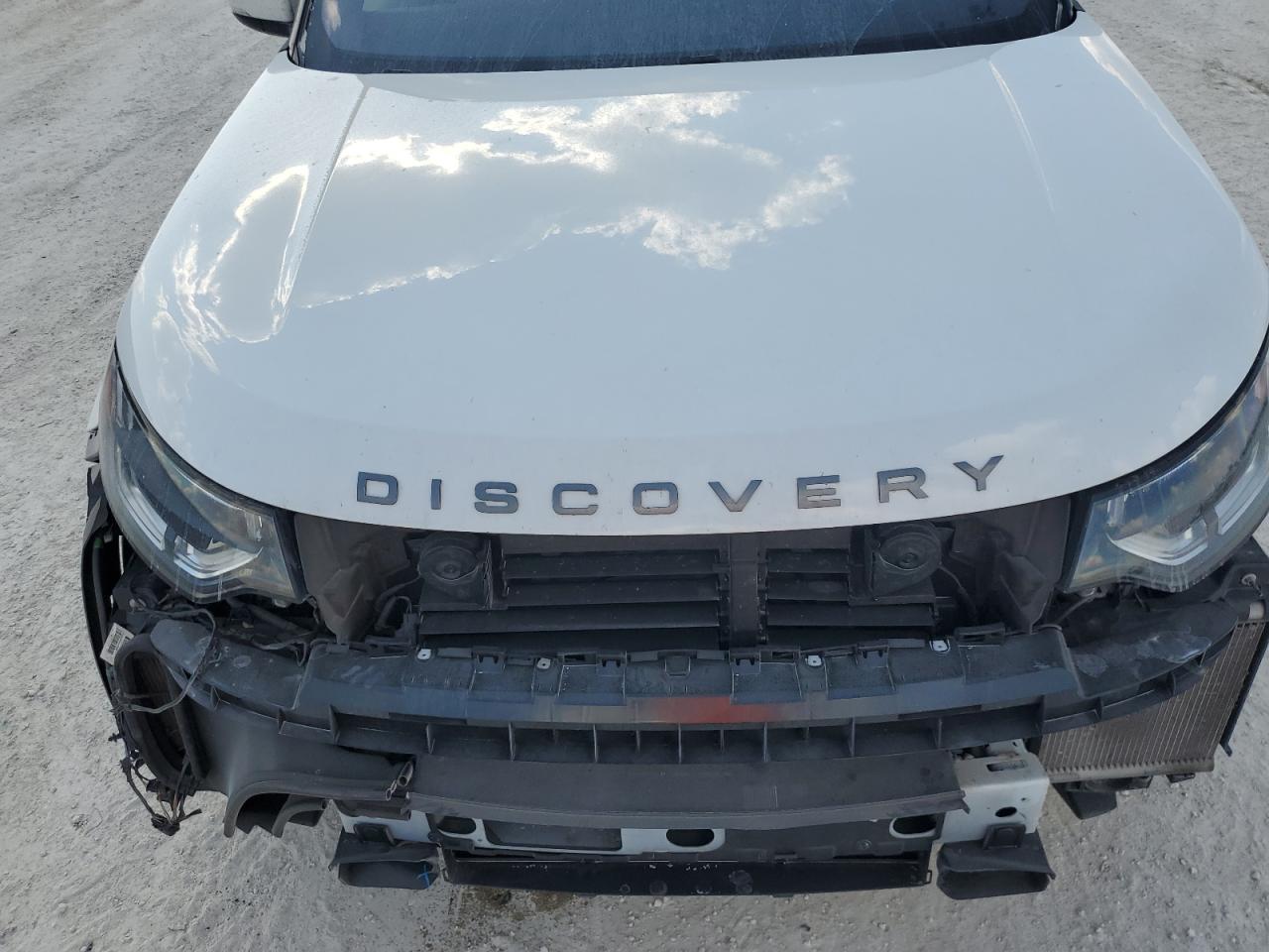 2019 Land Rover Discovery - Image 12