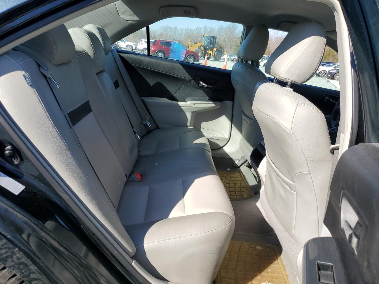 2013 Toyota Camry - Image 11