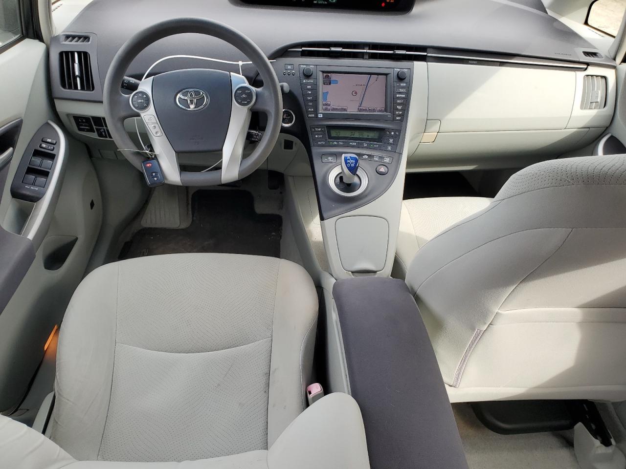 2010 Toyota Prius - Image 8
