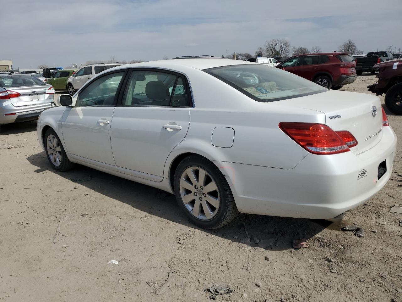 2006 Toyota Avalon - Image 2