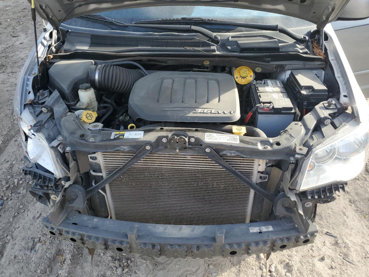 2016 Dodge Caravan - Image 12