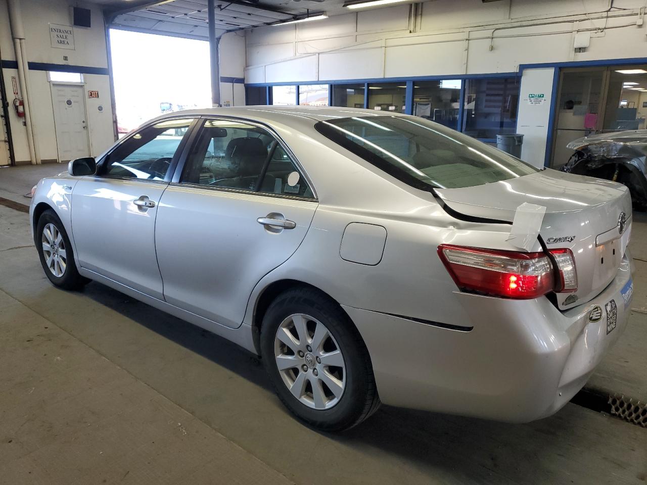 2009 Toyota Camry - Image 2
