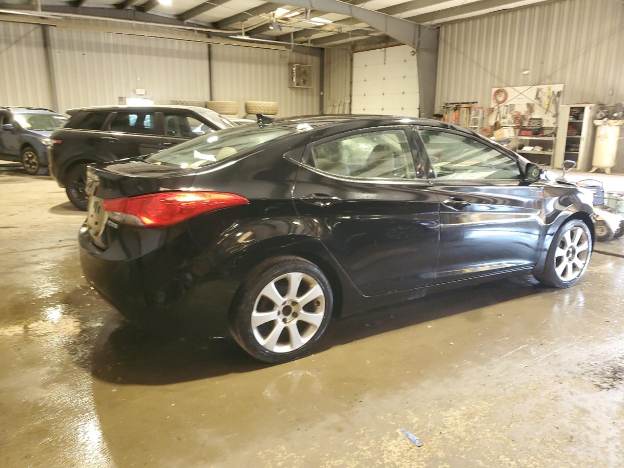 2011 Hyundai Elantra - Image 3