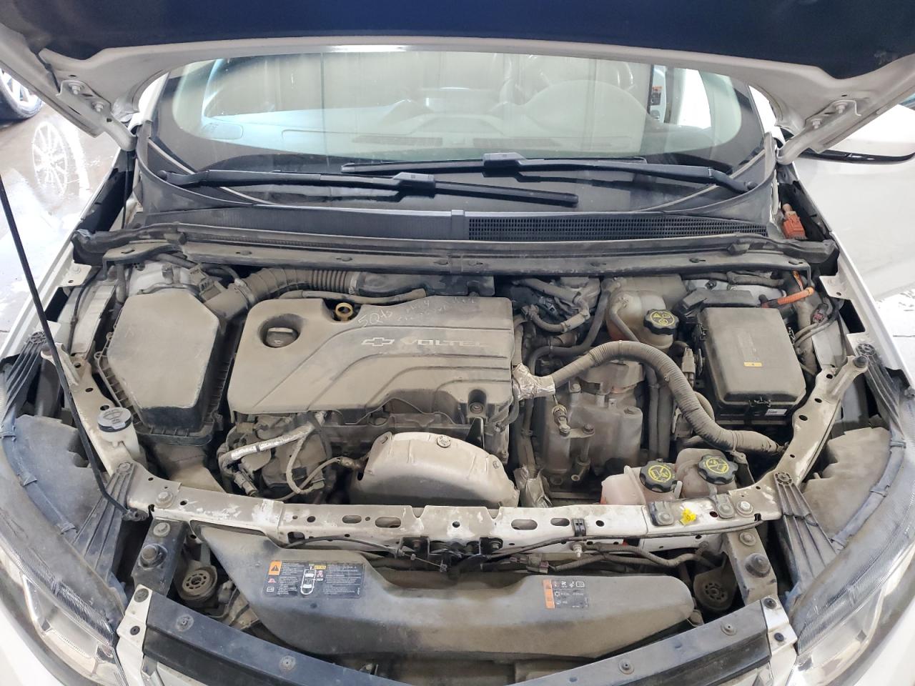 2018 Chevrolet Volt - Image 11