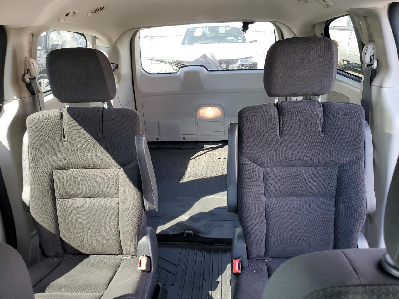 2019 Dodge Caravan - Image 10