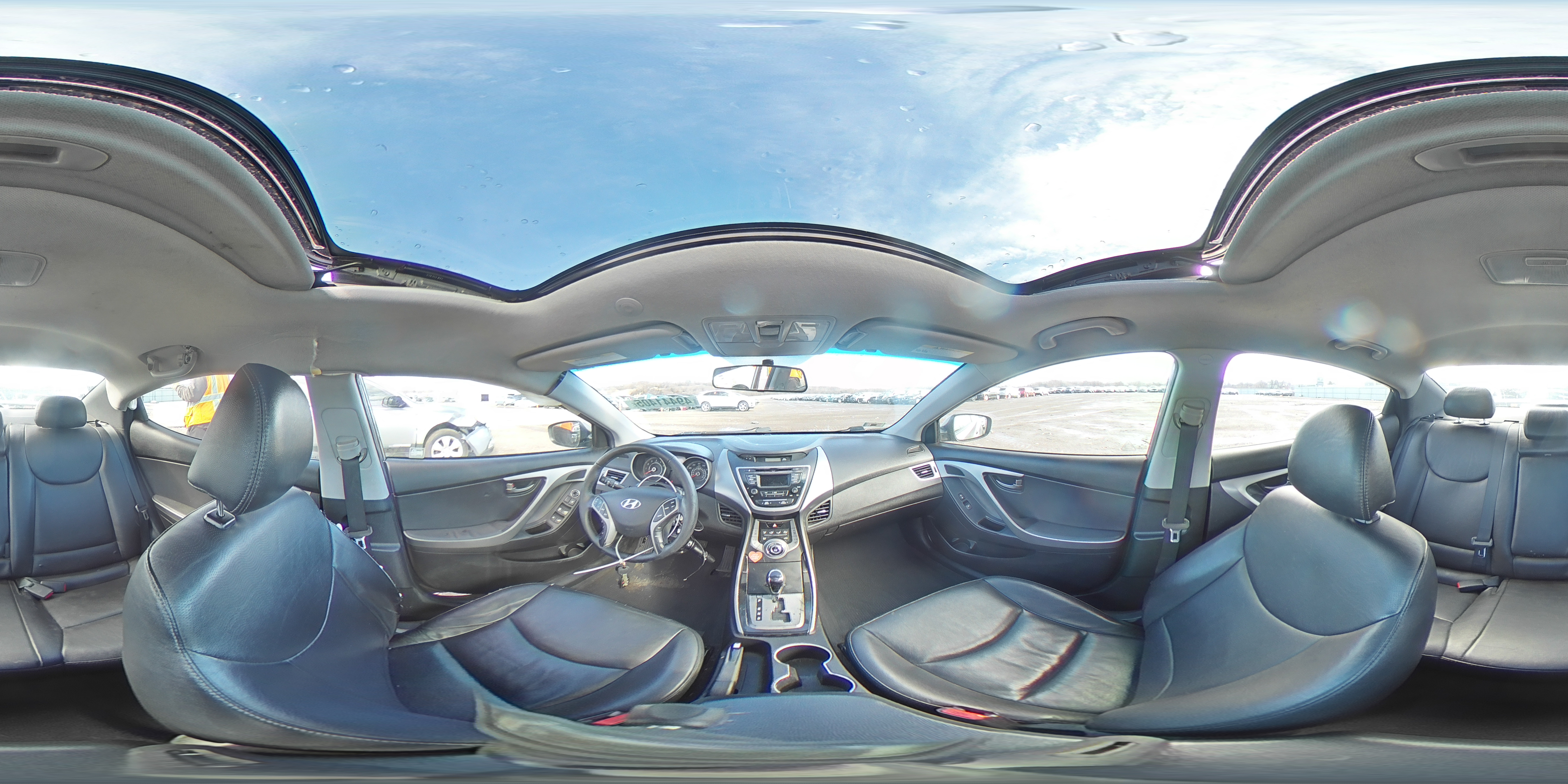 2013 Hyundai Elantra - Image 14