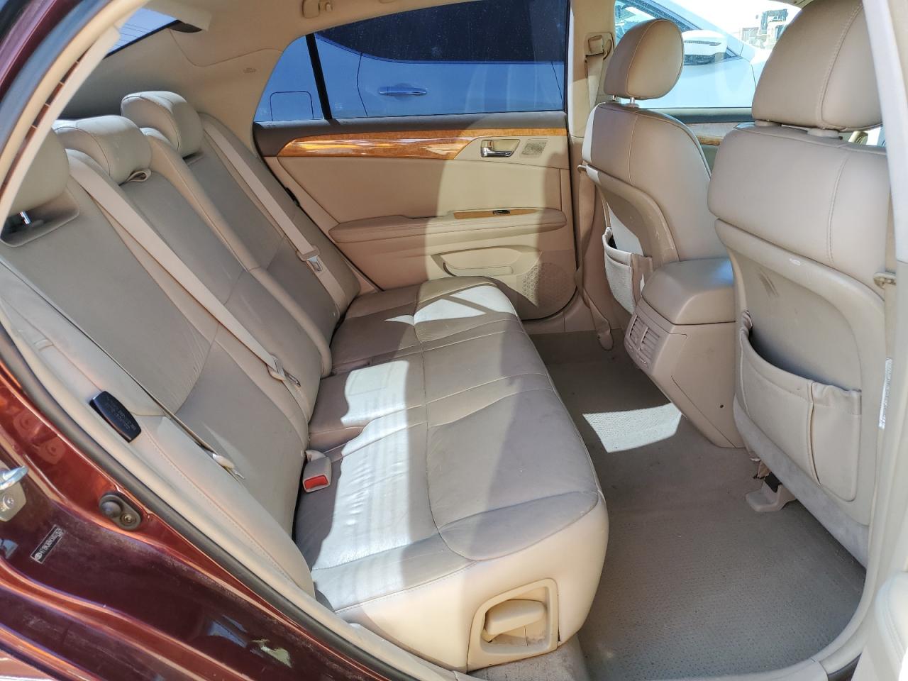 2005 Toyota Avalon - Image 10
