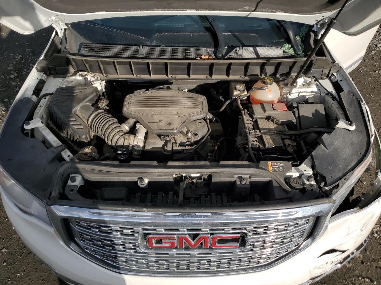 2017 GMC Acadia - Image 12