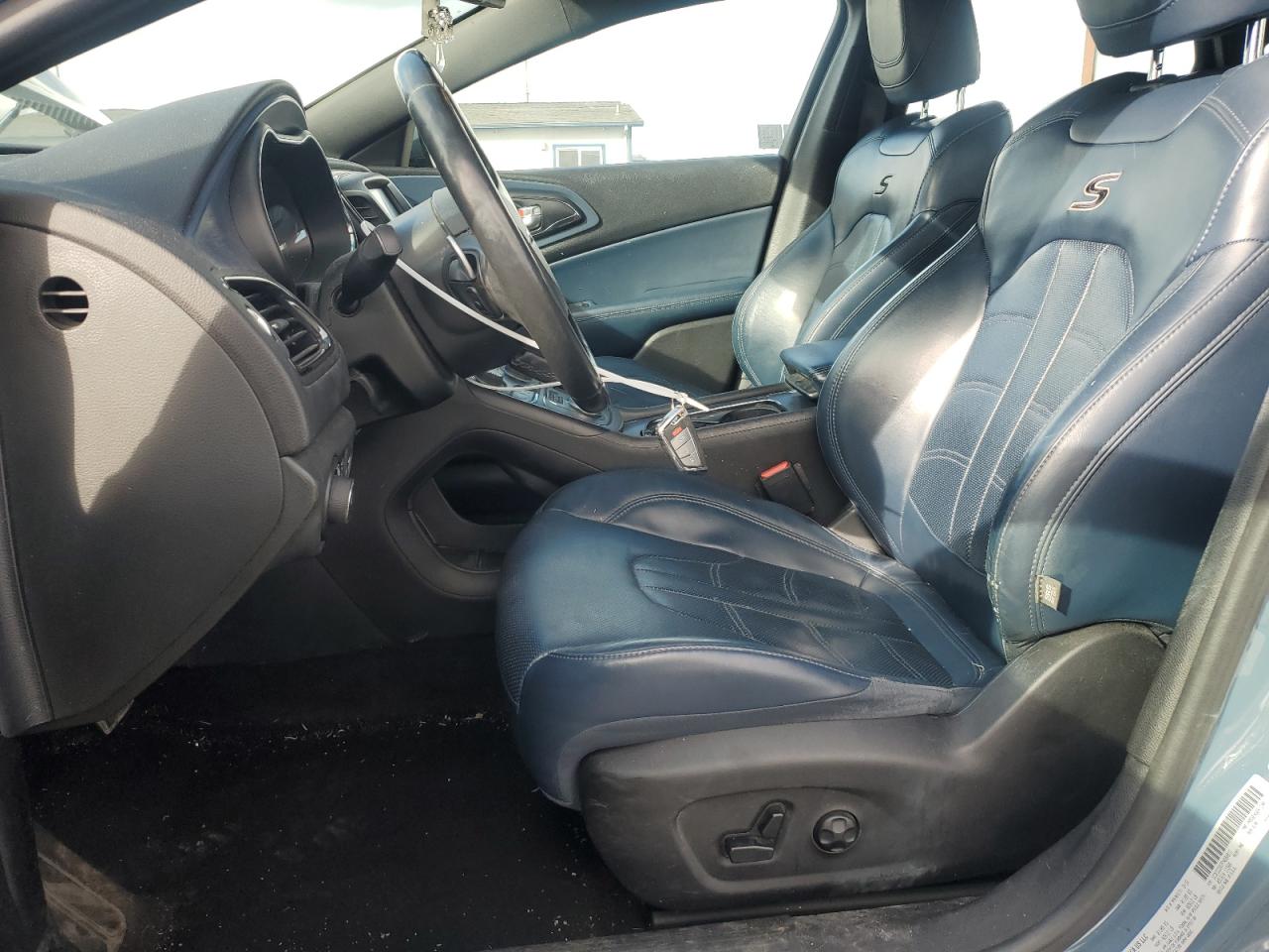 2015 Chrysler 200 - Image 7